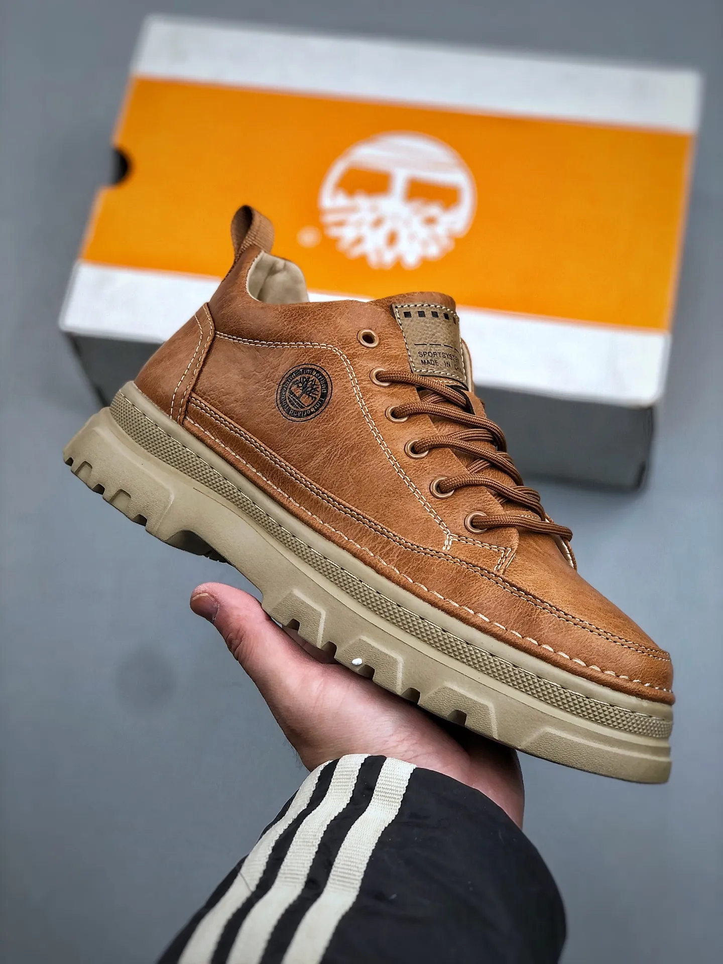 Local pick-up💰 520 supports store Timberland/Timberland classic 25ss new mid-top (plus velvet) classic re-engineered brand new upgrade Guangdong factory quality original box original packaging The fabric is made of top Italian frosted cowhide with anti-odor and anti-corrosion genuine leather latex insoles to give you a perfect wearing experience quality and durable, a must-have for sportsmen Specially designed to treat those who are not handsome High-quality feet with first-class feel Exclusive supply Official item number: TB23066 Size: 39 40 41 42 43 44